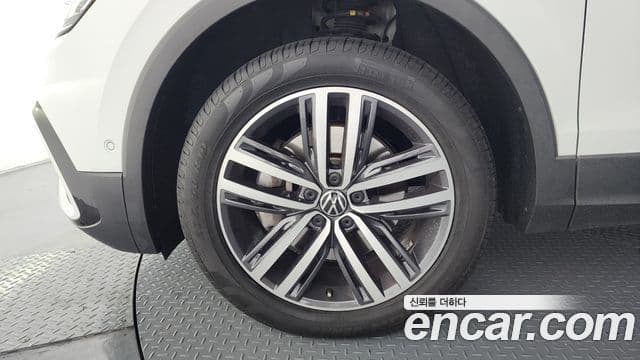 Volkswagen Tiguan Allspace 2023 — ფოტო 5/20