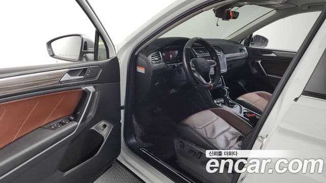 Volkswagen Tiguan Allspace 2023 — ფოტო 10/20