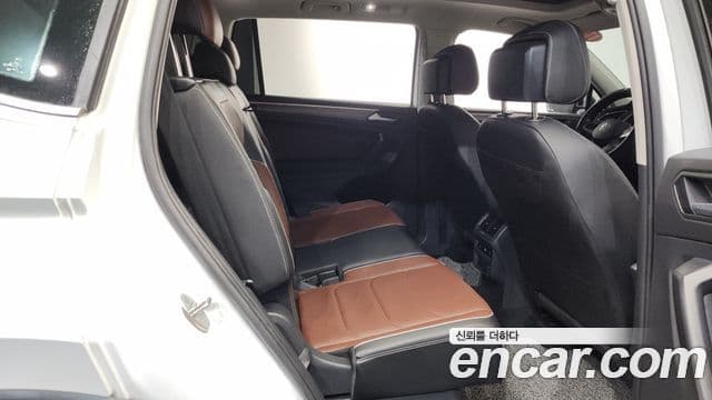 Volkswagen Tiguan Allspace 2023 — ფოტო 12/20