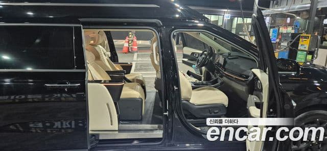 Kia Carnival 2025 — ფოტო 16/20