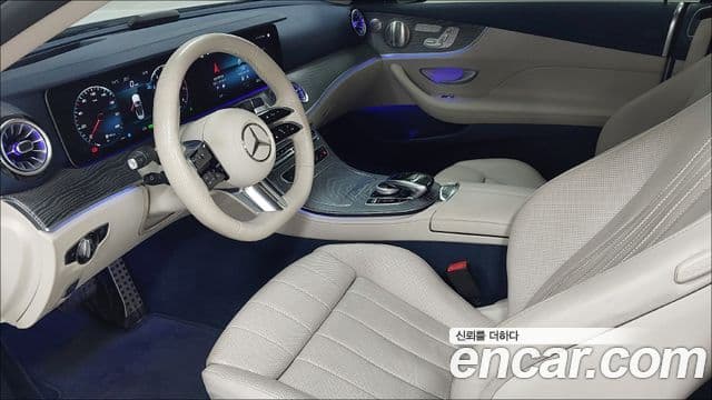 Mercedes-Benz E-Class 2022 — ფოტო 14/17