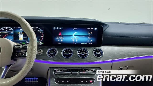 Mercedes-Benz E-Class 2022 — ფოტო 12/17