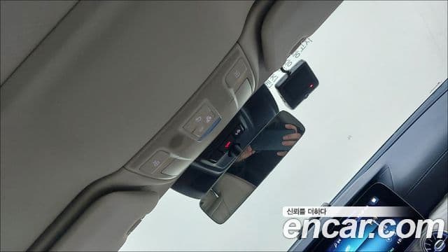 Mercedes-Benz E-Class 2022 — ფოტო 15/17