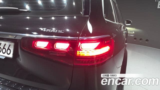 Mercedes-Benz GLS-Class 2025 — Photo 24/32