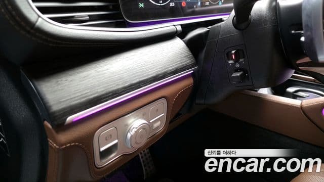 Mercedes-Benz GLS-Class 2025 — Photo 6/32