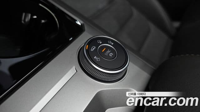 Volkswagen Touareg 2023 — Şəkil 17/20