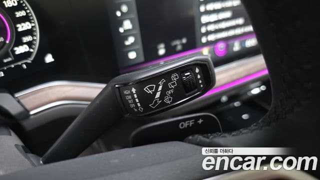 Volkswagen Touareg 2023 — Photo 35/35
