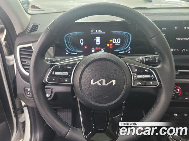 Kia Seltos 2025 — ფოტო 2/20