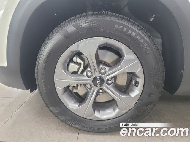 Kia Seltos 2025 — ფოტო 18/20
