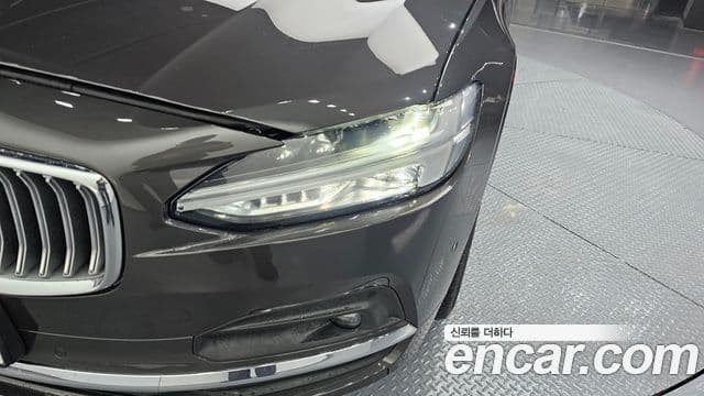 Volvo S90 2022 — Photo 1/34
