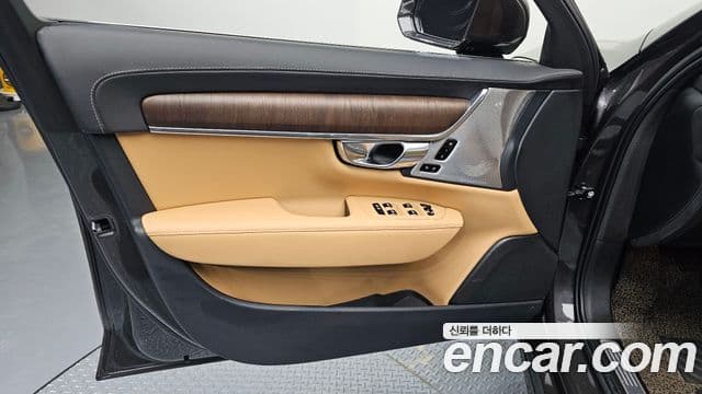 Volvo S90 2022 — Photo 12/34