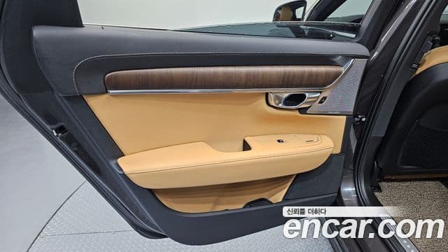 Volvo S90 2022 — Photo 29/34