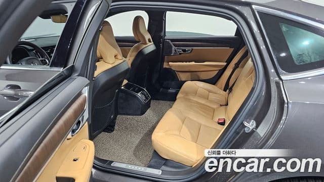 Volvo S90 2022 — Photo 18/34
