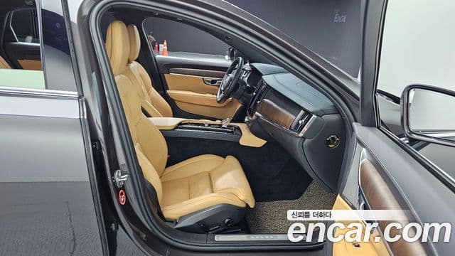 Volvo S90 2022 — Photo 21/34