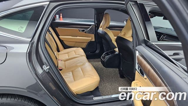 Volvo S90 2022 — Photo 11/34