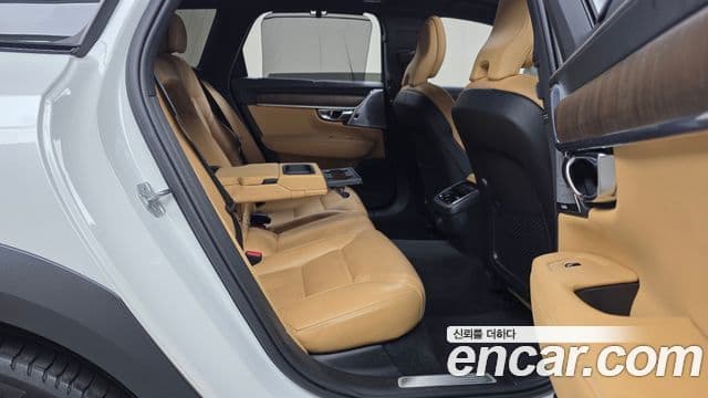 Volvo V90 Cross Country 2021 — Şəkil 12/20