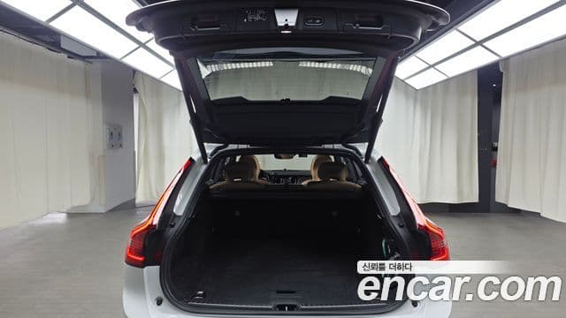 Volvo V90 Cross Country 2021 — Şəkil 20/20