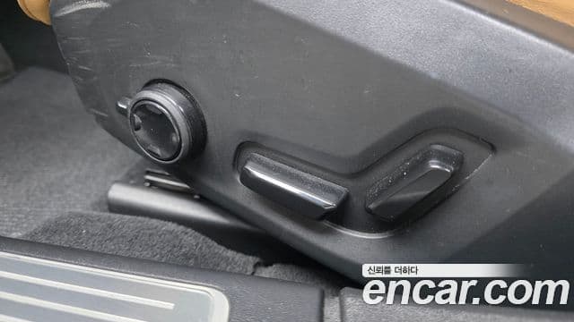 Volvo V90 Cross Country 2021 — Photo 34/35