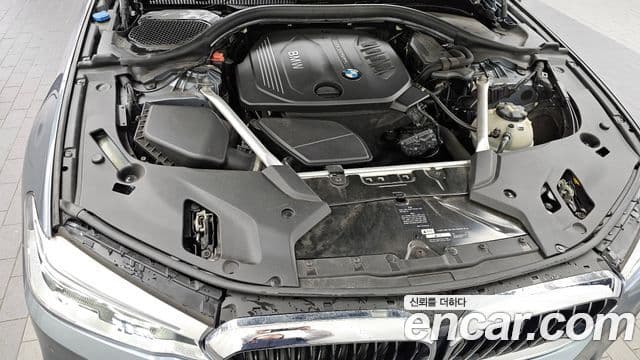 BMW 5 Series 2018 — ფოტო 5/20