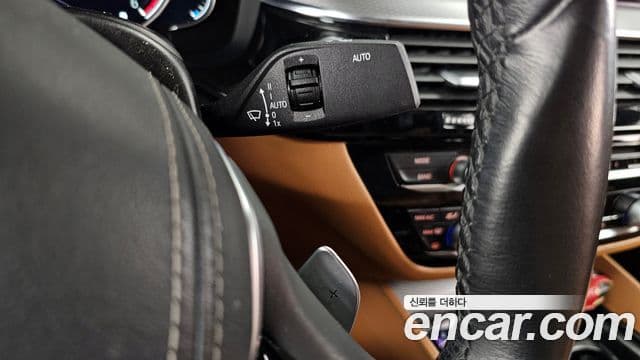 BMW 5 Series 2018 — ფოტო 19/20