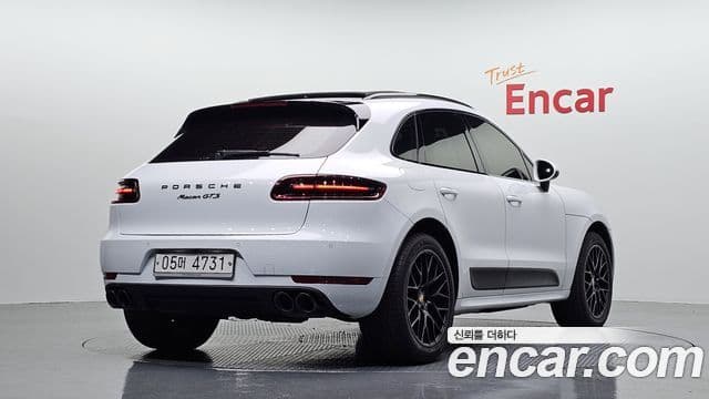 Porsche Macan 2018 — Фото 2/20