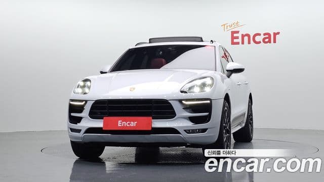 Porsche Macan 2018 — Фото 3/20