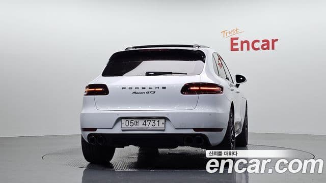 Porsche Macan 2018 — Фото 4/20