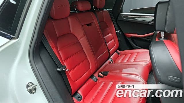 Porsche Macan 2018 — Фото 11/20