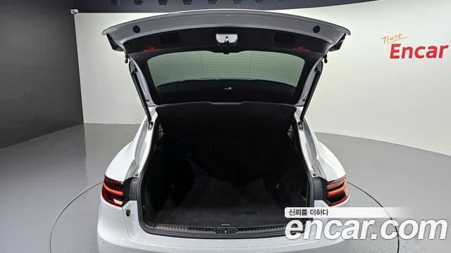 Porsche Macan 2018 — Фото 19/20