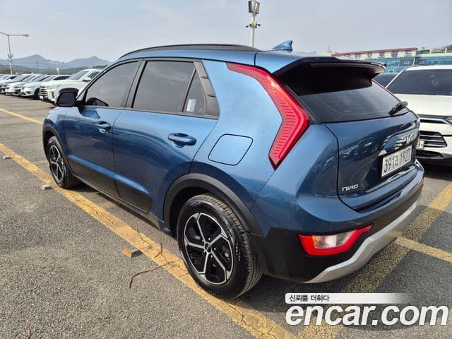 Kia Niro 2022 — Фото 4/20