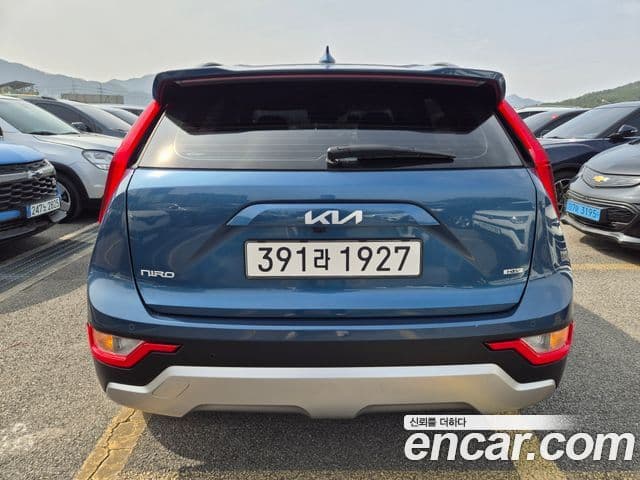 Kia Niro 2022 — Фото 5/20