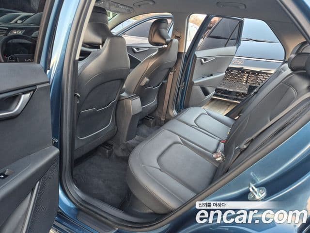 Kia Niro 2022 — Фото 10/20