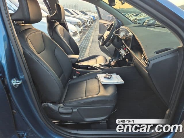 Kia Niro 2022 — Фото 11/20
