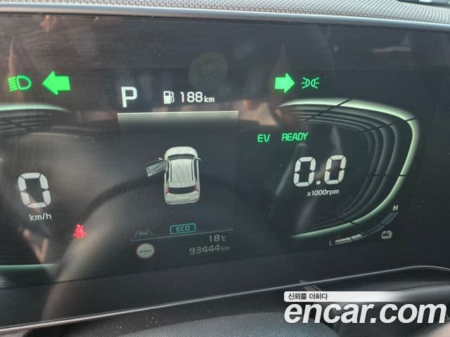 Kia Niro 2022 — Фото 16/20