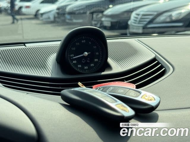 Porsche Taycan 2024 — Photo 10/20