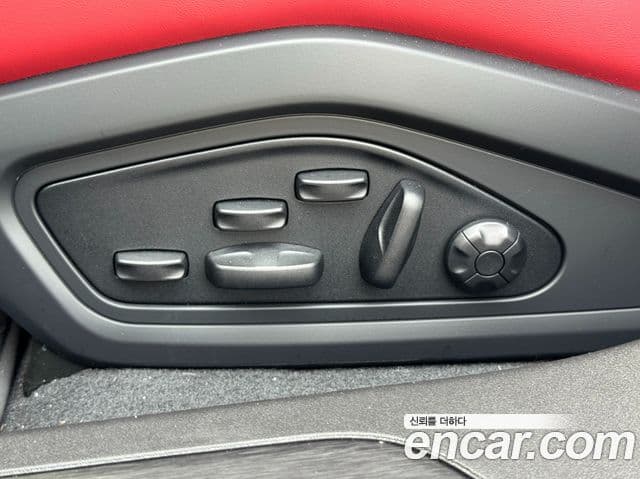 Porsche Taycan 2024 — Photo 17/20