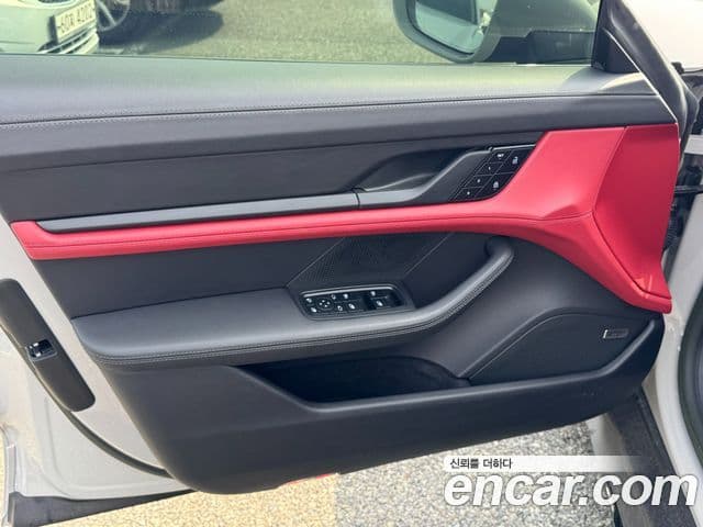 Porsche Taycan 2024 — Photo 13/20