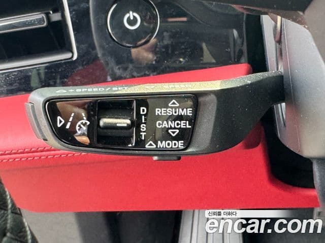 Porsche Taycan 2024 — Photo 15/20
