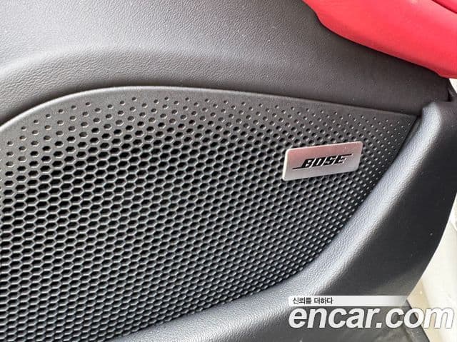 Porsche Taycan 2024 — Photo 4/20
