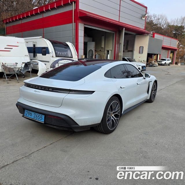 Porsche Taycan 2023 — Photo 5/20
