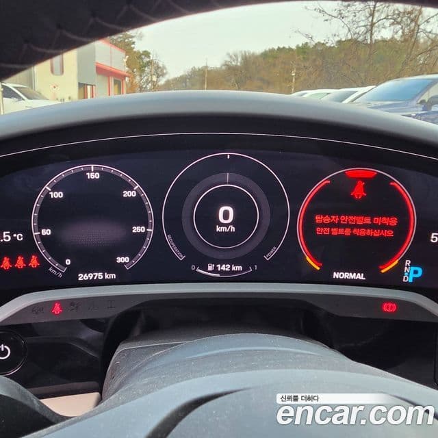 Porsche Taycan 2023 — Photo 4/20