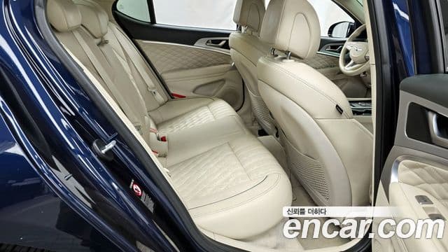 Genesis G70 2019 — Photo 8/20