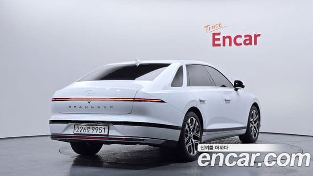 Hyundai Grandeur 2023 — Şəkil 2/20