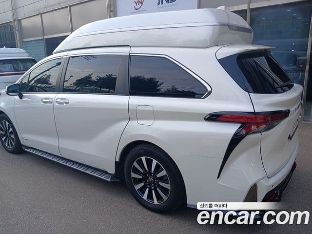 Toyota Sienna 2021 — Şəkil 2/16
