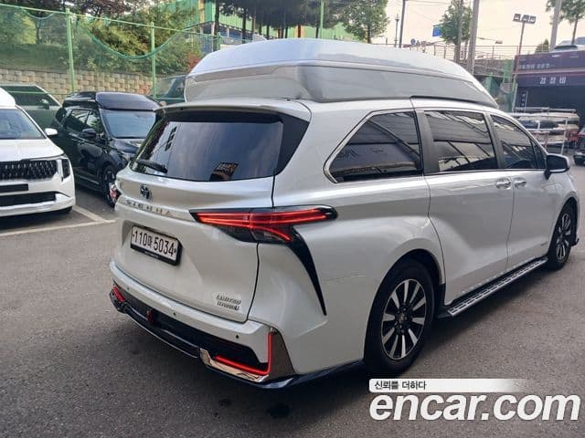 Toyota Sienna 2021 — Şəkil 3/16