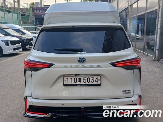 Toyota Sienna 2021 — Photo 7/18