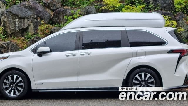 Toyota Sienna 2021 — Photo 13/18