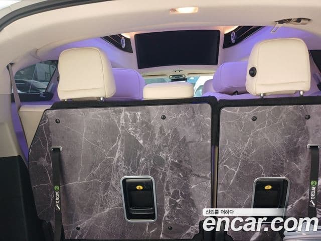 Toyota Sienna 2021 — Photo 17/18