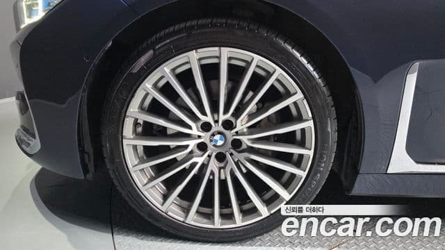 BMW 7 Series 2019 — ფოტო 5/20