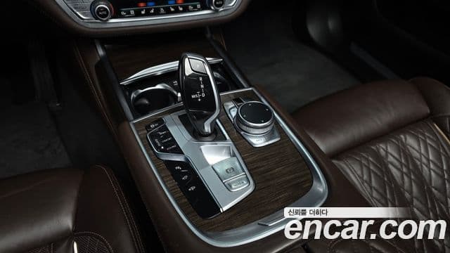 BMW 7 Series 2019 — ფოტო 9/20